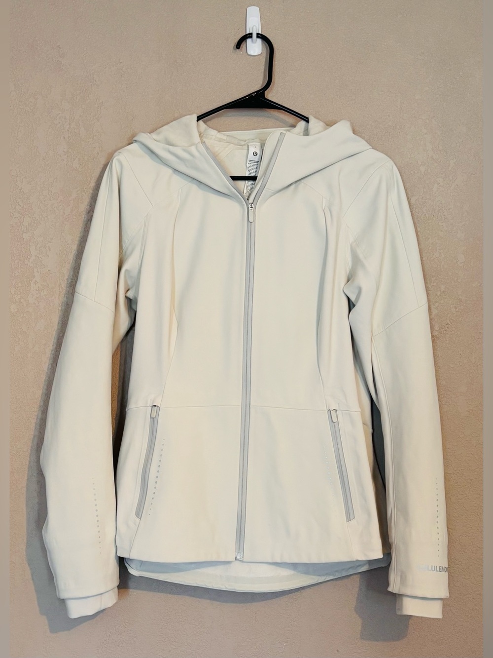 Lululemon Cross Chill RepelShell Performance Jacket - Picture 7 of 11